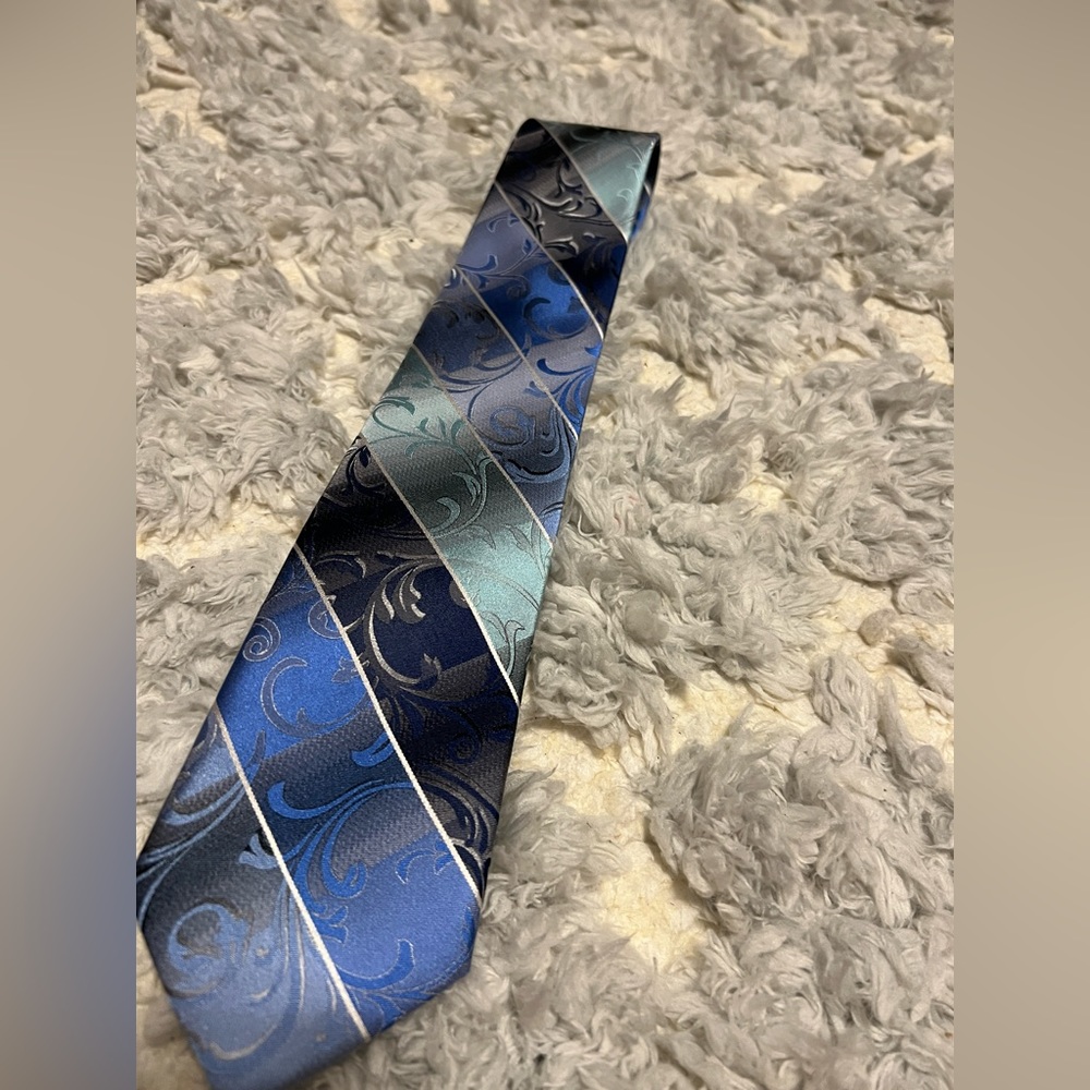 Striped blue van Heusen 100% silk tie